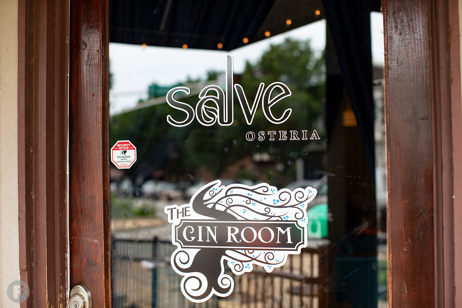 Salve Osteria door